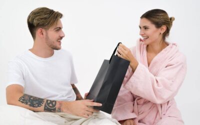 Hasznos ajándékok férfiaknak: így okozzunk kellemes meglepetést