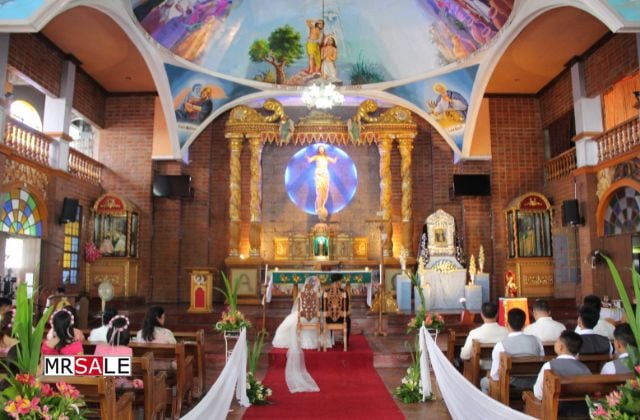 katolikus templomi esküvő